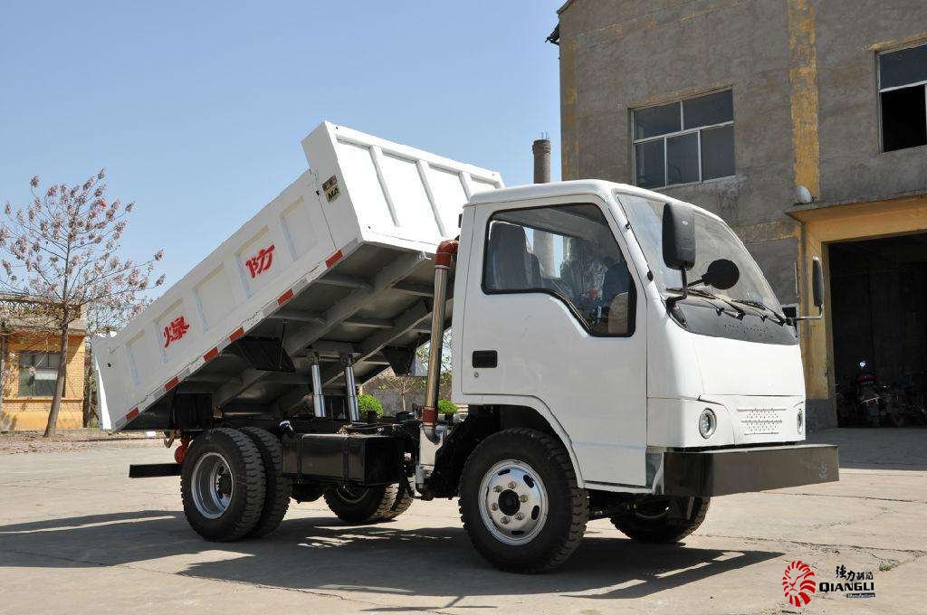 主推礦用車：WC5.0型四輪防爆無軌膠輪車