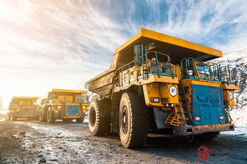 煤礦采礦機械：非道路大型礦用翻斗車