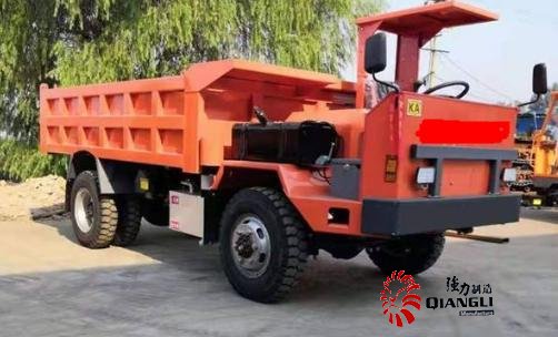 國三礦用無軌膠輪車
